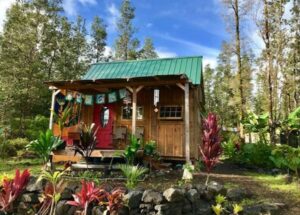 10x16 Hobby House in a tropical setting