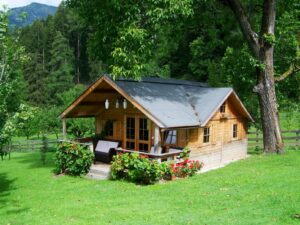 A small wooden granny pod