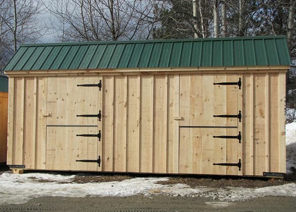 10x20 Stall Barn with green metal roof