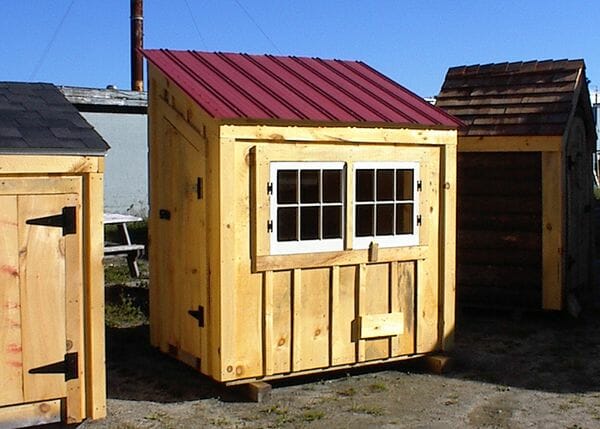 4x6 Chicken Coop with Autumn Red Roof upgrade