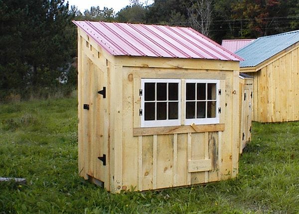 4x6 Coop with Autumn Red Roof
