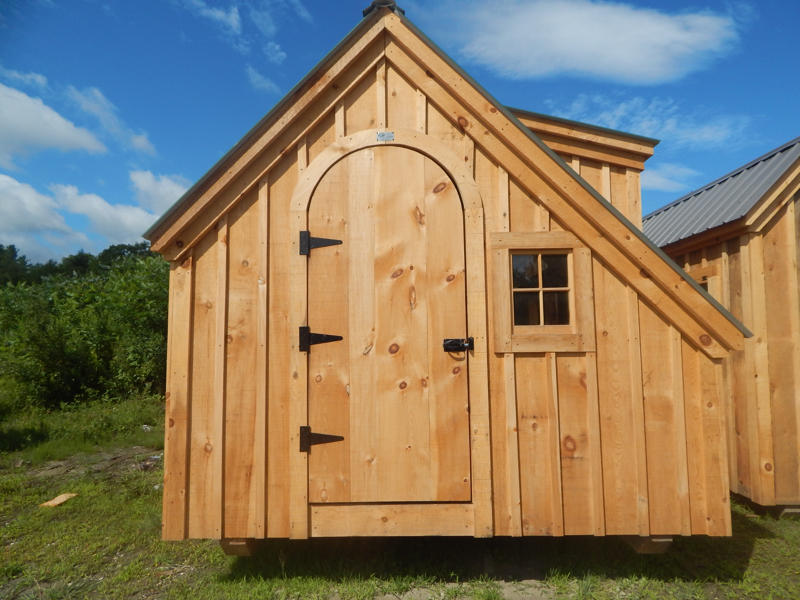 3' JCS Built 2" thick Pine Arched Door on 10x20 Smithaven.  Exterior view. With Black Turn Latch.