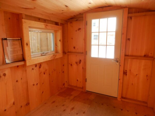 Insulated one room post and beam cabin